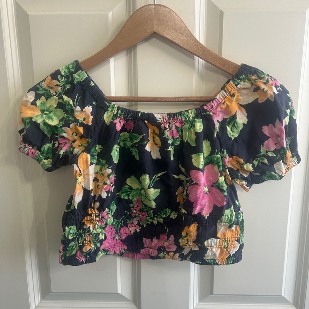 GUC Old Navy size 14/16 lightweight cropped gathered floral top. So summery! - Picture 3 of 4